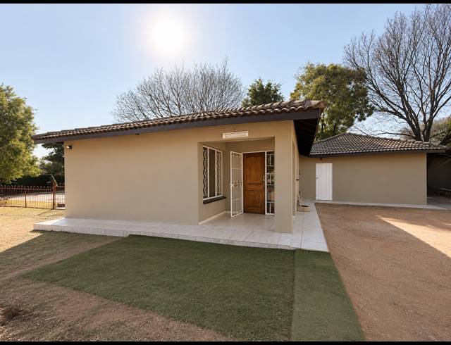 3 BEDROOM HOUSE TO LET IN REMBRANDT PARK